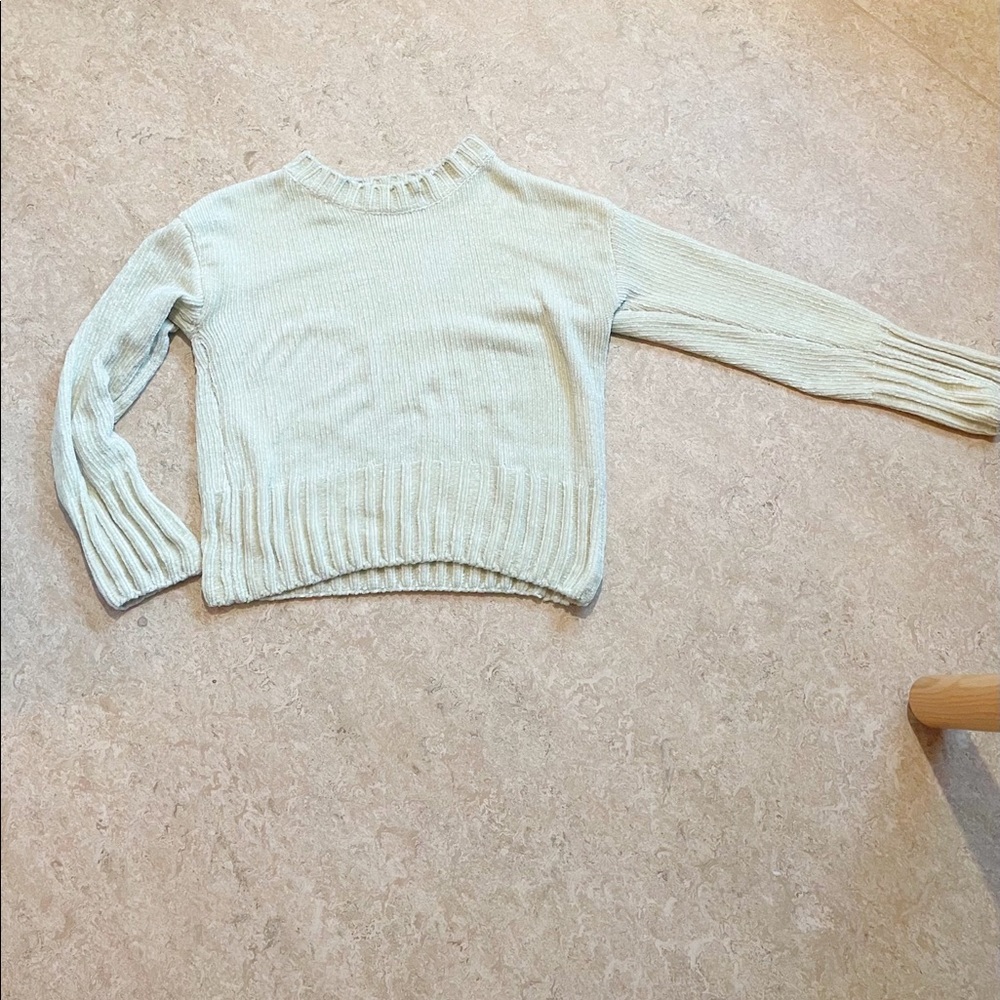 Cozy, soft, small Cynthia Rowley sweater - Picture 1 of 2
